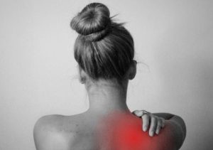 woman-shoulder-pain