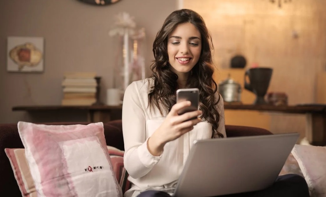 girl working on phone